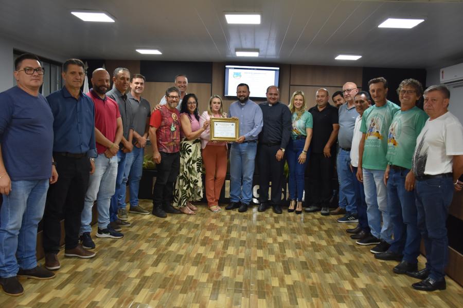 Câmara entrega Moção de Aplausos à matriz Sant'Ana